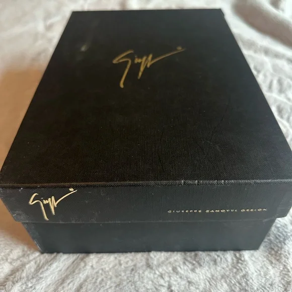 Giuseppe Zanotti D'Orsay Heels - Picture 2 of 5